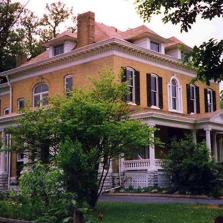 Beall Mansion An Elegant Bed & Breakfast Inn Alton Restaurang bild