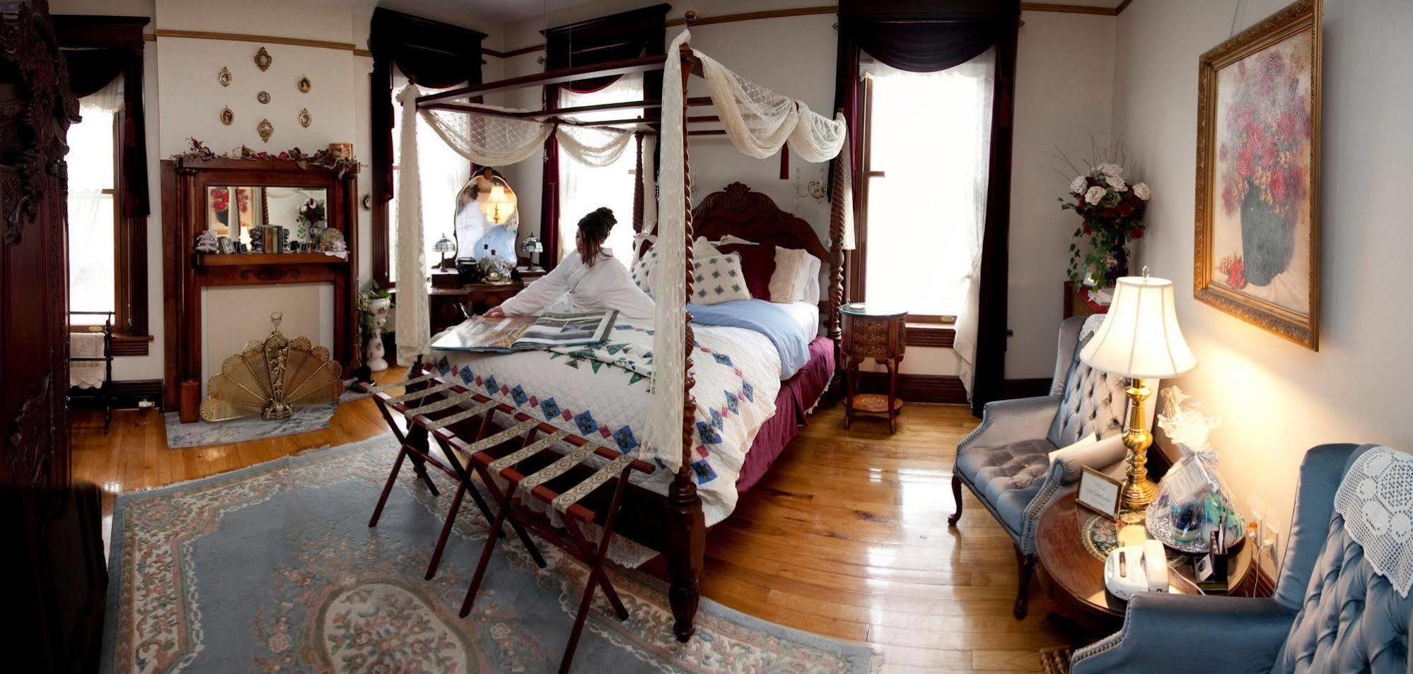 Beall Mansion An Elegant Bed & Breakfast Inn Alton Exteriör bild