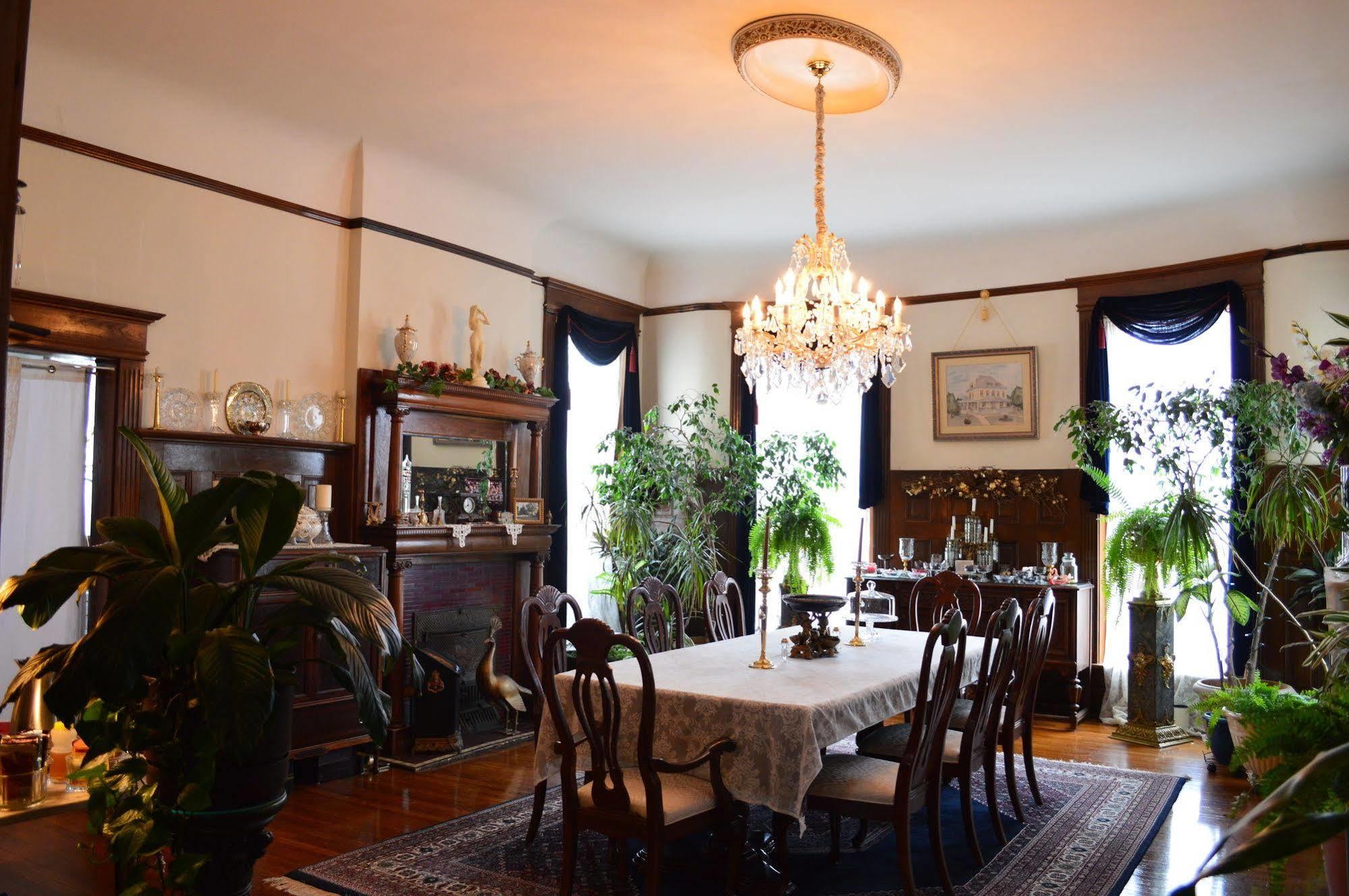 Beall Mansion An Elegant Bed & Breakfast Inn Alton Exteriör bild