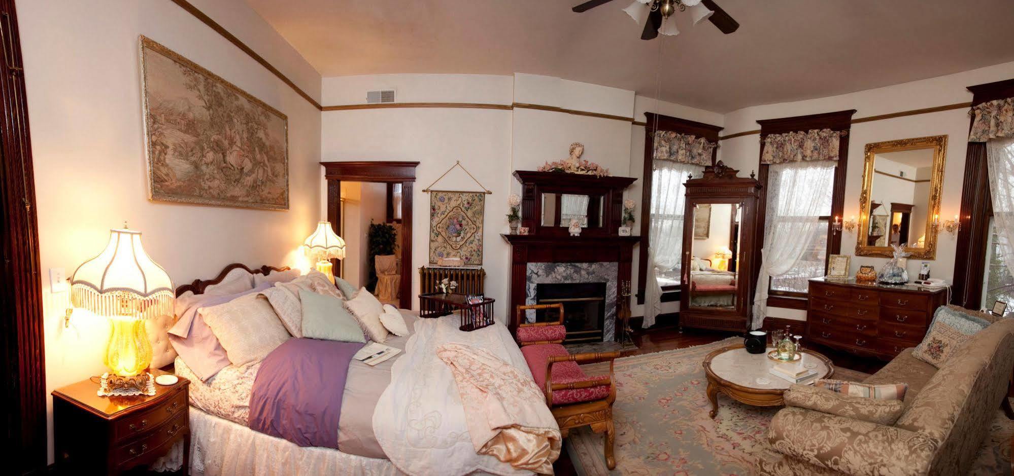 Beall Mansion An Elegant Bed & Breakfast Inn Alton Exteriör bild