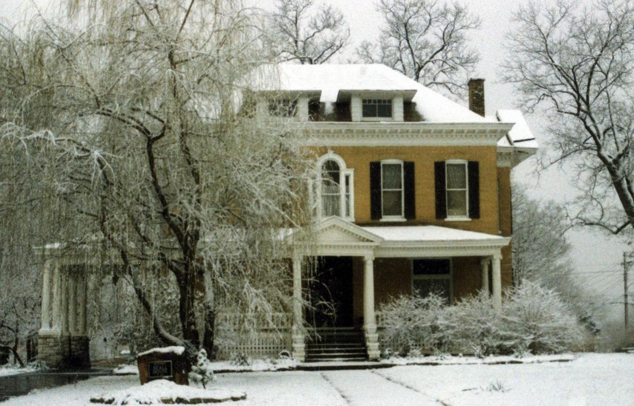 Beall Mansion An Elegant Bed & Breakfast Inn Alton Exteriör bild